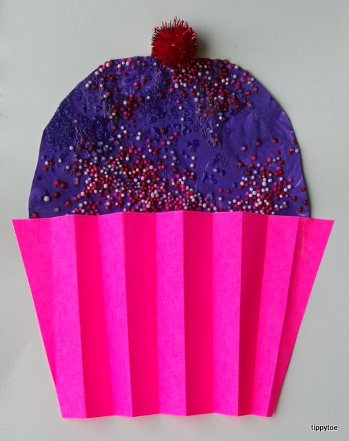 Tippytoe Crafts: Cupcake Craft