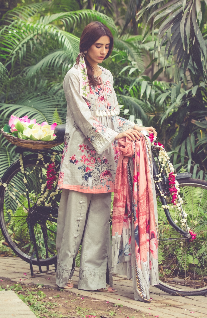 Pakistani Model/Actress Syra Shehroz Looks Gorgeous In Her Latest Photoshoot