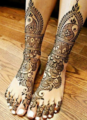 Simple Mehndi Designs For Legs