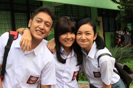 RADIO GALAU FM FILM SINOPSIS