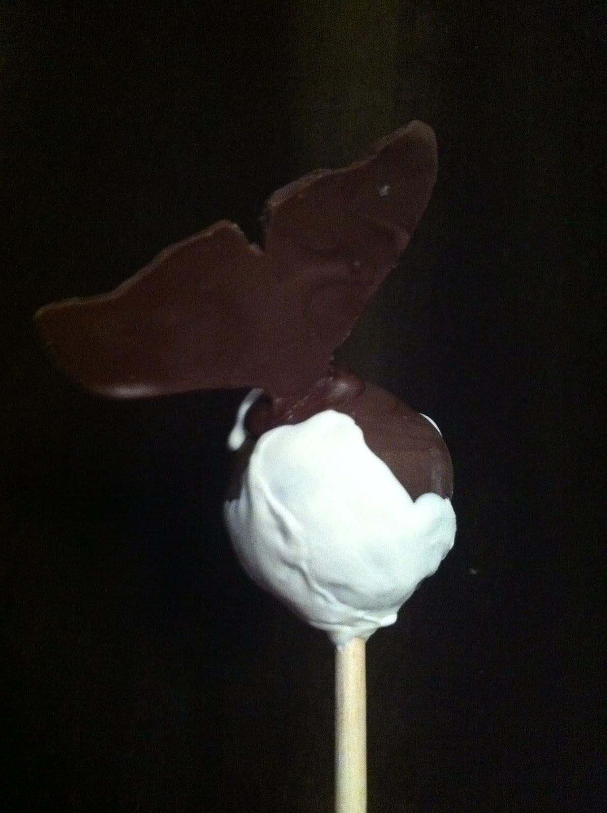 Cake Pop Queens Shamu Cake Pops