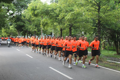 BINA FISIK ANGGOTA KODIM 0725/SRAGEN DENGAN BERLARI