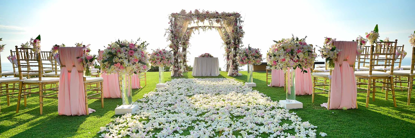 Site: https://blog.centraldoevento.com.br/dicas-essenciais-para-realizar-um-casamento-no-campo-perfeito/