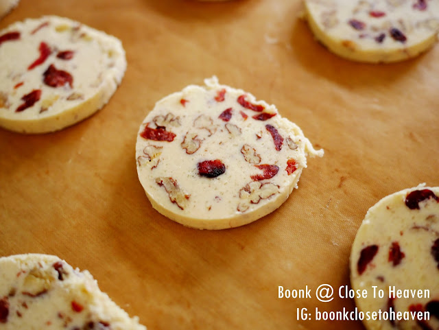 สูตรคุกกี้ Shortbread ใส่ Cranberry Pecan Shortbread Cookies