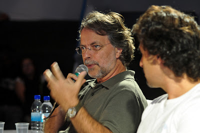 Mia Couto e Agualusa comentam relação íntima com Brasil Mia Couto e Agualusa comentam relação íntima com Brasil