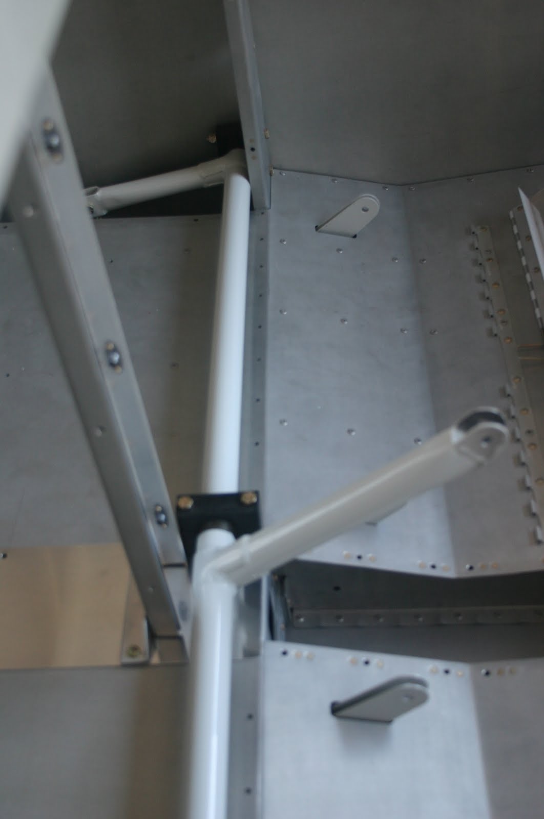 From the Maplewoods Steve's RV7 project Flap actuator