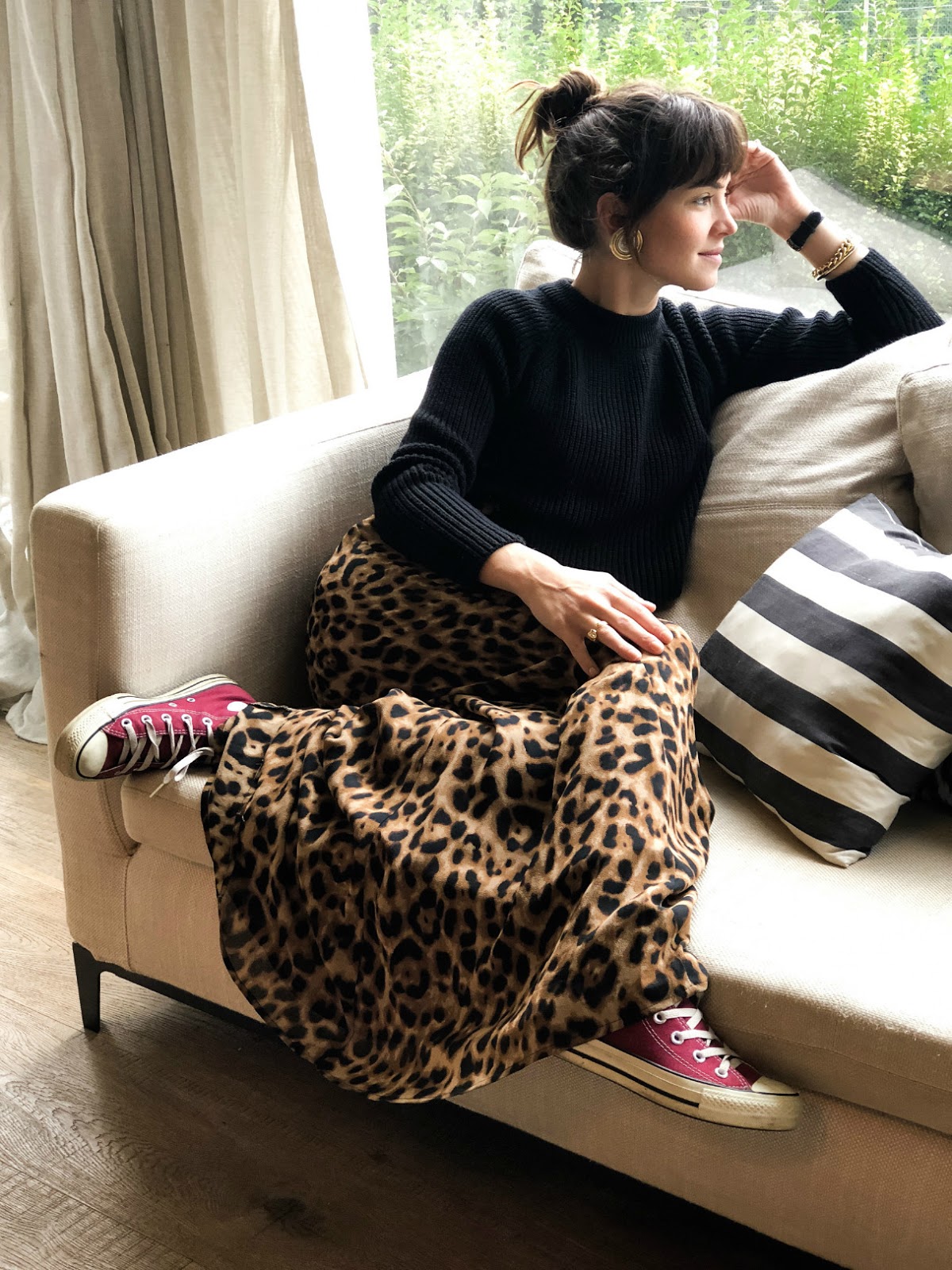 #whisperbysara #streetstyle #blog #streetstyleblog #animalprint #trend #tendência #leopardprint #midiskirt #blazer #chunky #sneakers #chunkysneakers #whitetshirt #vergegirl #lefashion #sandrasemburg #whowhatwear