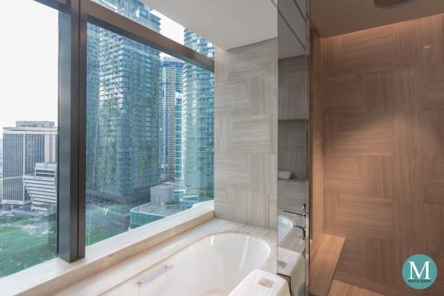 bathtub of the Junior Suite at Four Seasons Hotel Kuala Lumpur