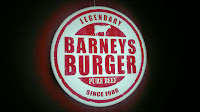 Barneys Burger, The Dining