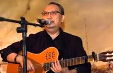 Lirik Lagu Ebiet G Ade Nyanyian Rindu