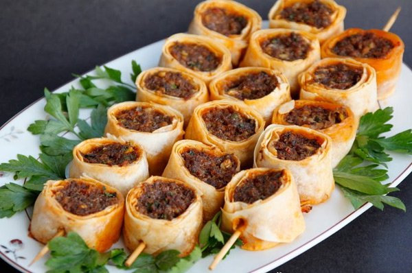 Akerci Tarifler Yufkalı Şiş Börek