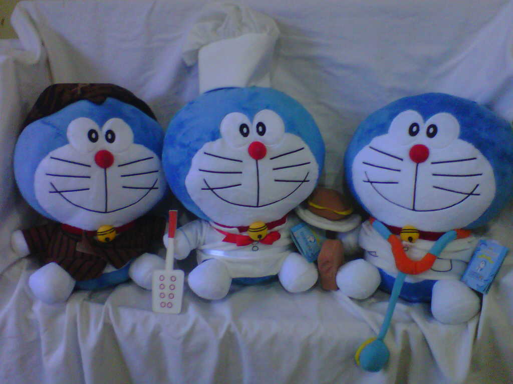 Foto Lucu  Boneka Doraemon Terbaru Display Picture Unik