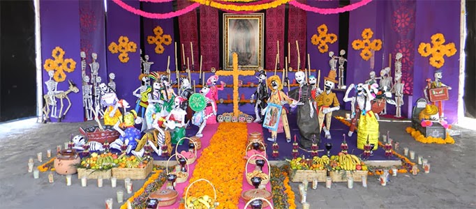 .: Altares de Dia de Muertos, una tradición muy viva.