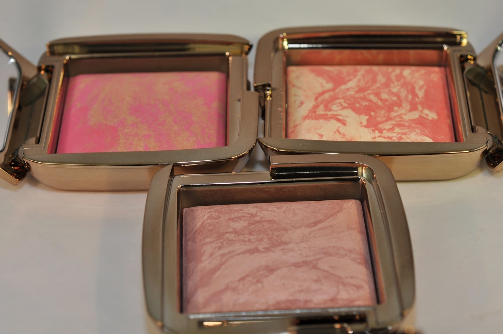 Hourglass Ambient Lighting Blush Diffused Heat