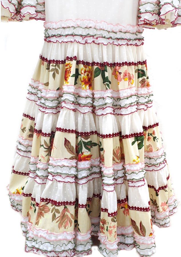 Detalle falda modelo Atelia