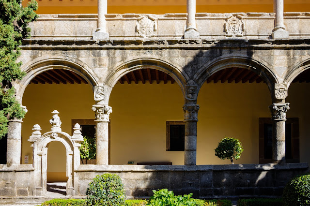 Claustro renacentista del Monasterio de Yuste Real Monasterio y Palacio de Yuste, lugar de descanso de Carlos V