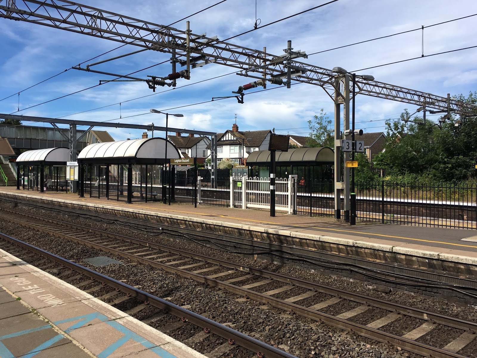 Calling at... British railway stations Leighton Buzzard (LBZ)