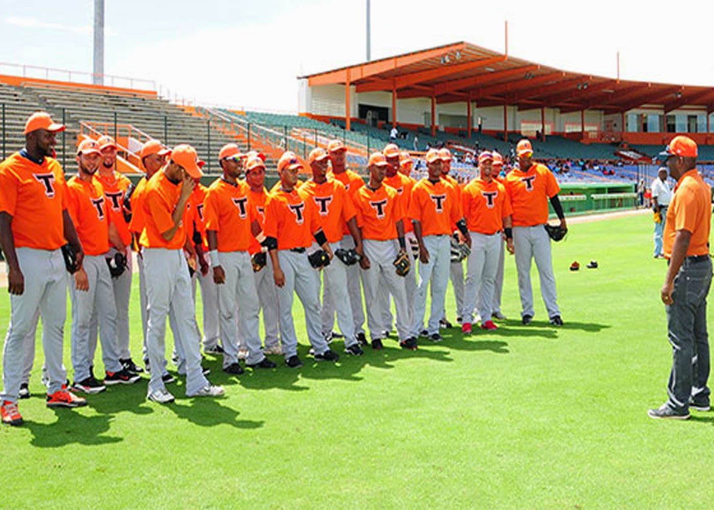 Toros inician prácticas este jueves.