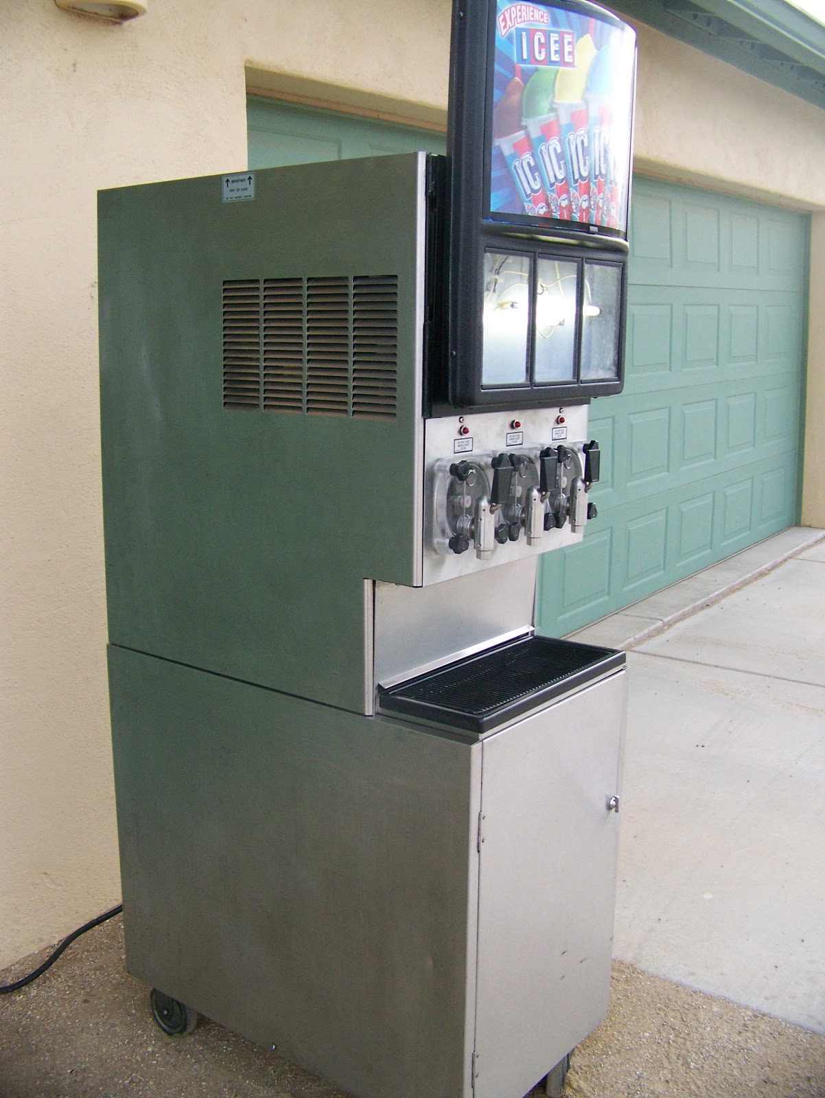 Million Dollar Steps STEP TWENTYONE 3 Flavor Icee Machine