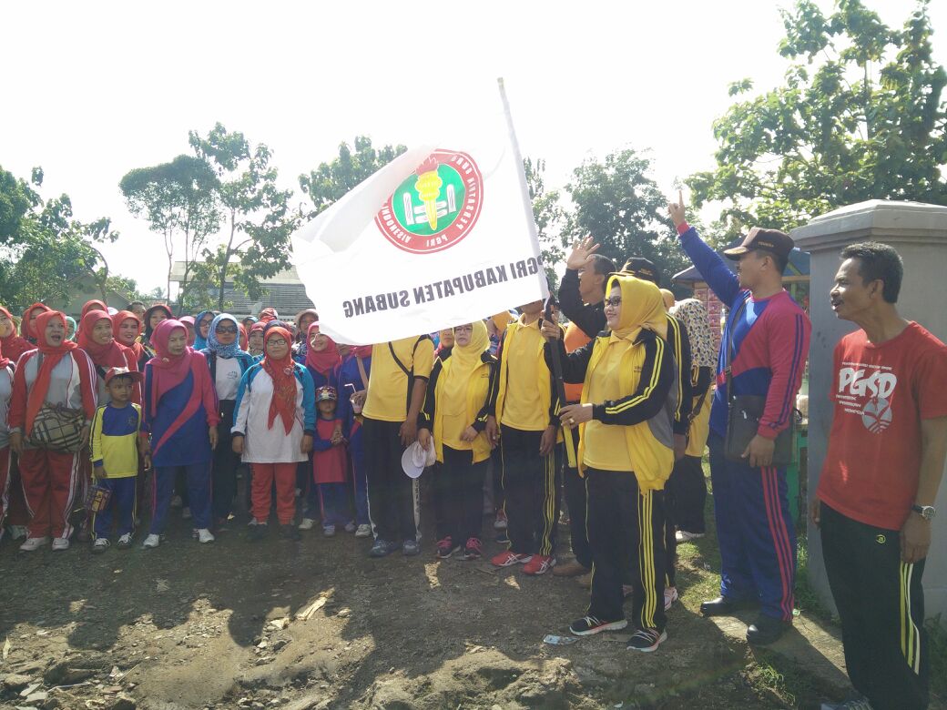 Plt Bupati Subang Melepas Gerak Jalan Santai dalam Rangka HUT Korpri, PGRI dan HKN Plt Bupati Subang Melepas Gerak Jalan Santai dalam Rangka HUT Korpri, PGRI dan HKN