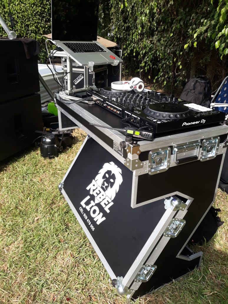 Dj Movil Peru CABINA DJ CASE MESA DE DJ / MESA PORTABLE PARA DJ / RACK CASE MESA DE DJ /CABINA