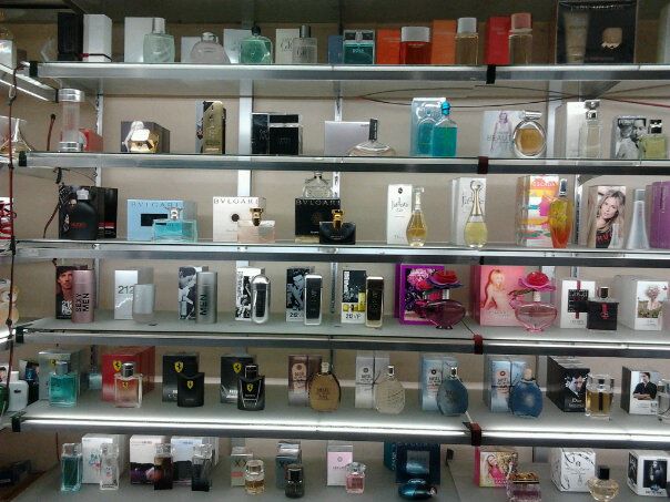 Modi гринвич. интерьер джинсового магазина. магазин эсприт в москве. Wrangler магазин принц плаза. Eroticon парфюм.