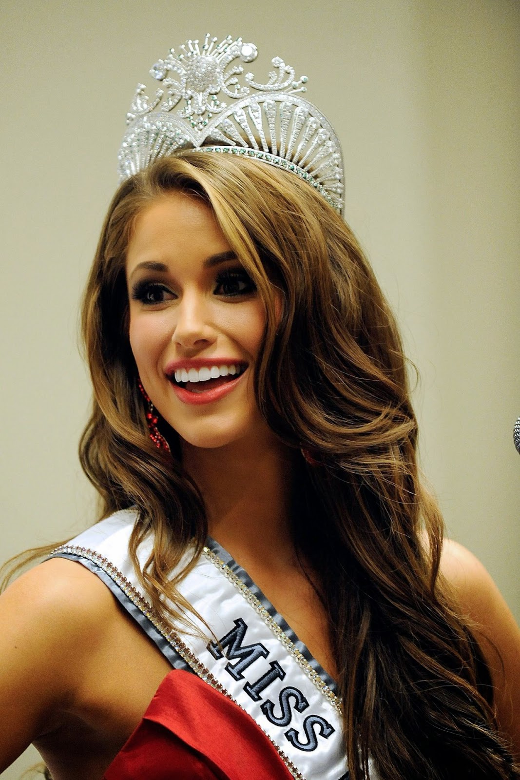 Nia Sanchez, Miss Nevada, Crowned Miss USA 2014