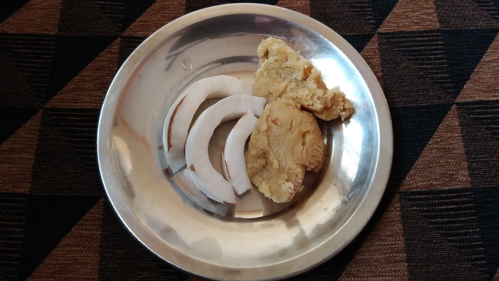 Sangita's Cookbook Maavilakku / Vilakku Maavu / Rice Flour Lamp Recipe