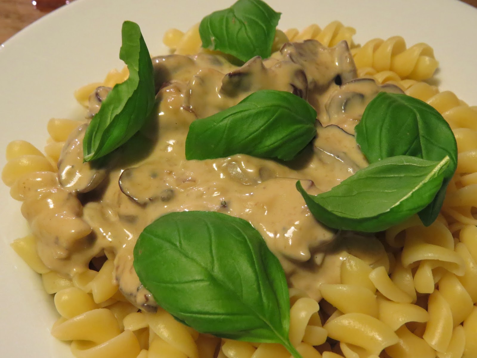 Food Fusilli with Blue Cheese and Mushrooms Sauce