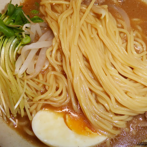 【NISSIN（日清食品）】日清のラーメン屋さん とんこつ醤油 なま/要冷蔵