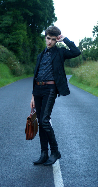 Blazer comme des garçons bottines dior homme sacoche vintage collier bvlgari blog mode