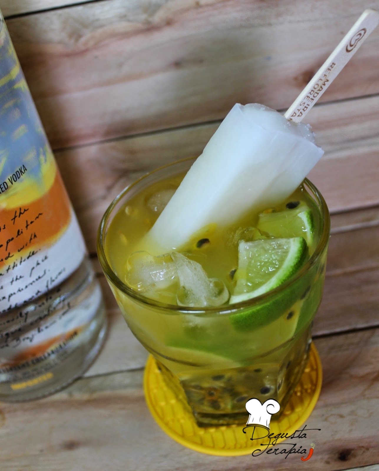 DEGUSTA TERAPIA CAIPIROSKA DE LIMÃO E MARACUJÁ COM PICOLÉ