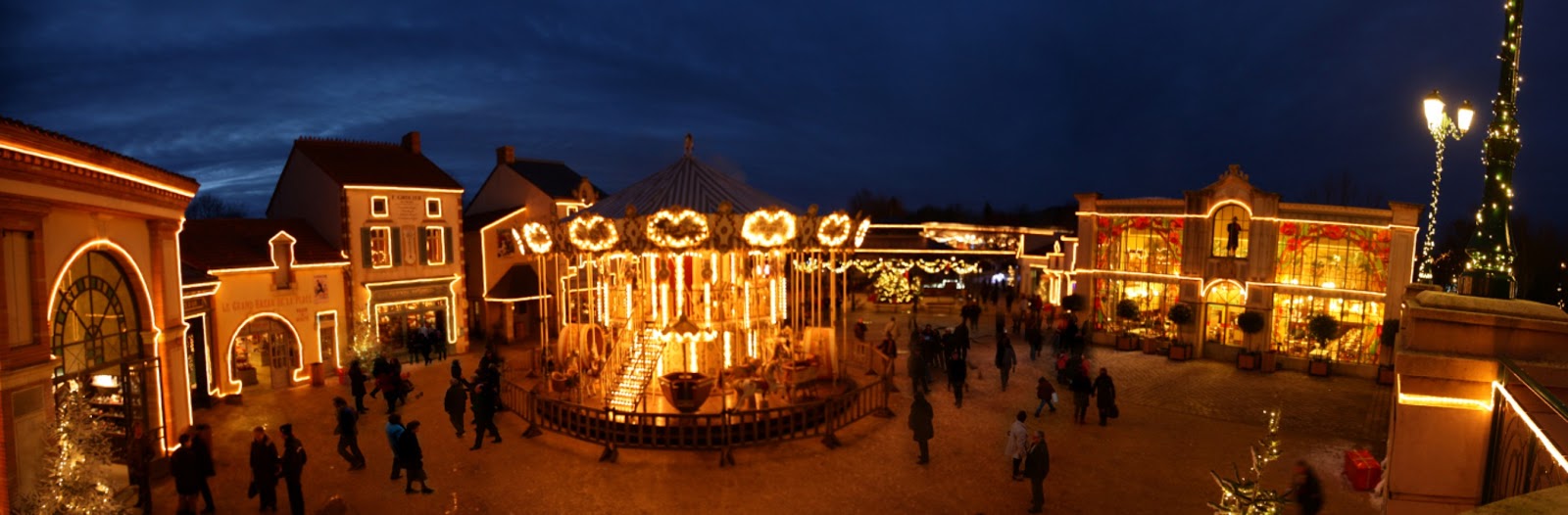 Émotion et émerveillement pour le Grand Noël du Puy du Fou - PARKS Trip