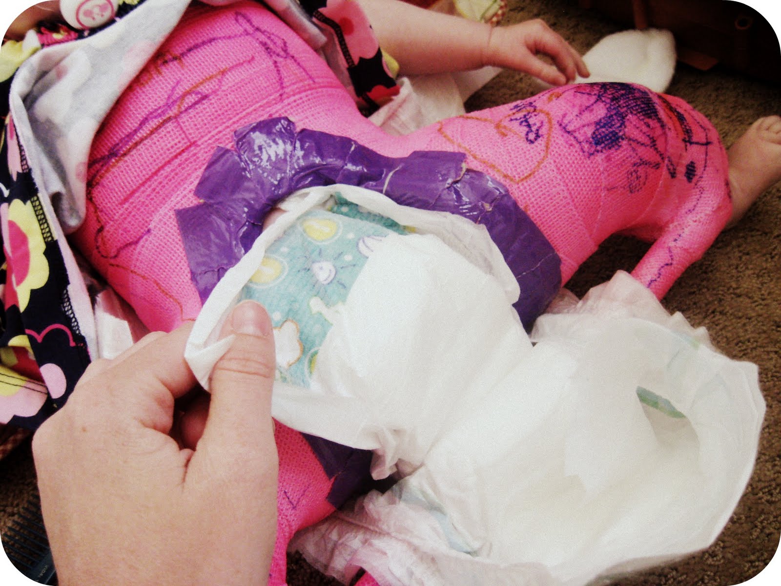 my kids eat off the floor tutorial diapering a {spica cast baby}