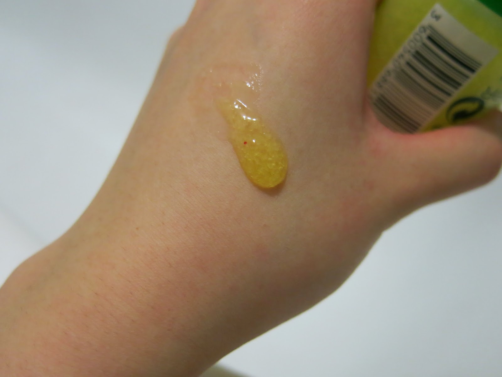 Michy's Skin & Beauty ♥ [Review] Garnier Body Tonic Smoothing Sugar Scrub