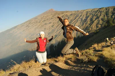 Jump at Plawangan Sembalun an latitude 2639 meter of Mount Rinjani