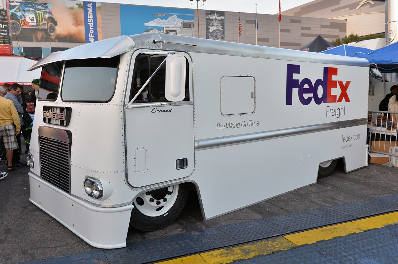 © Automotiveblogz Mobsteel FedEx Freight Delivery Truck SEMA 2013 Photos