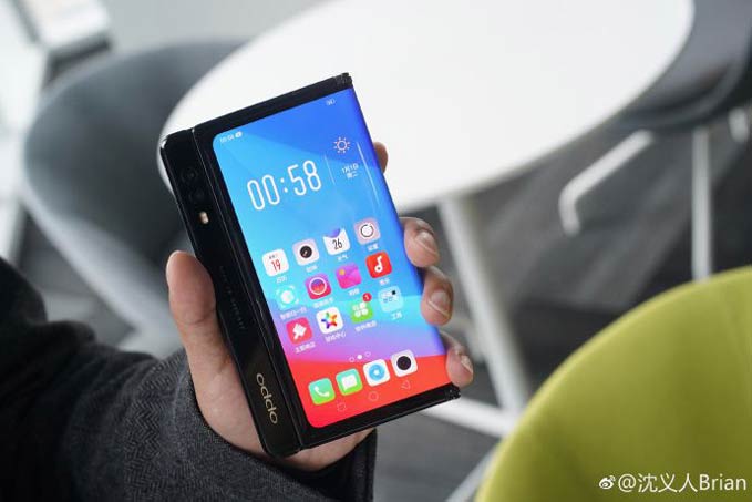 mwc-2019-oppo-unveil-fold-smartphone