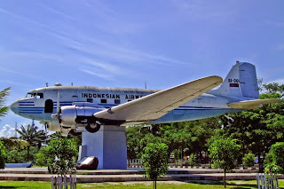 Tugu Lapangan Blang Padang