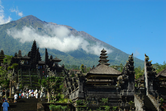 Top 5 stunning temples in Indonesia