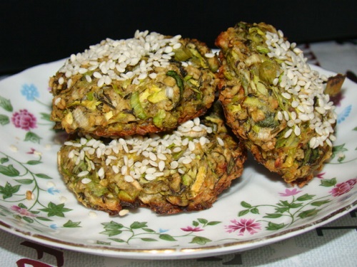 Chiftelute coapte de dovlecel cu fulgi de ovaz