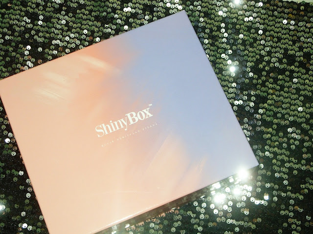 Shiny Box "Summer Vibes"