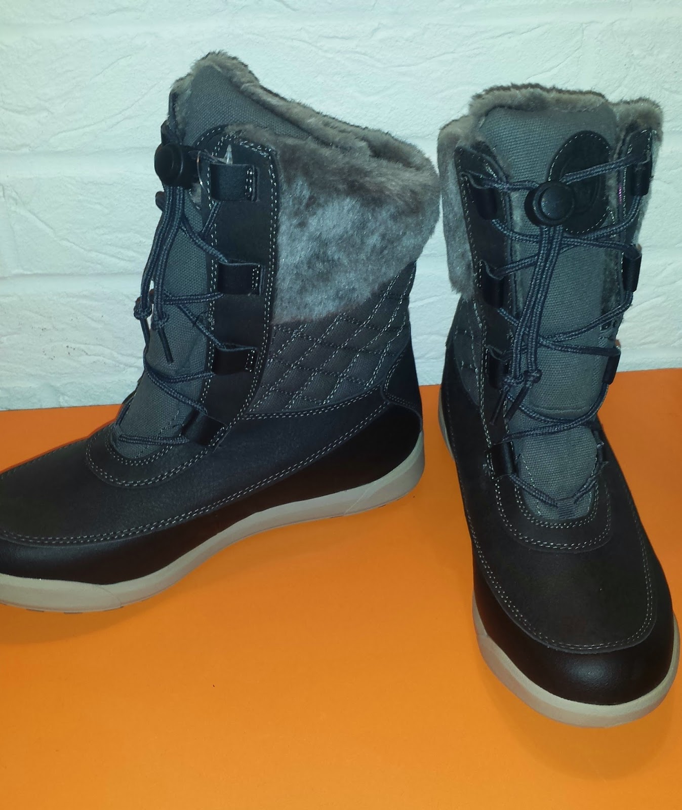 Hi-Tec Dubois 200 Waterproof Women's Winter Boots - MUMMY TO THE MAX