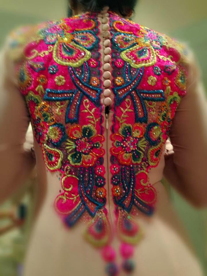 Time To Kahwin Pelamin and cakecutting dress