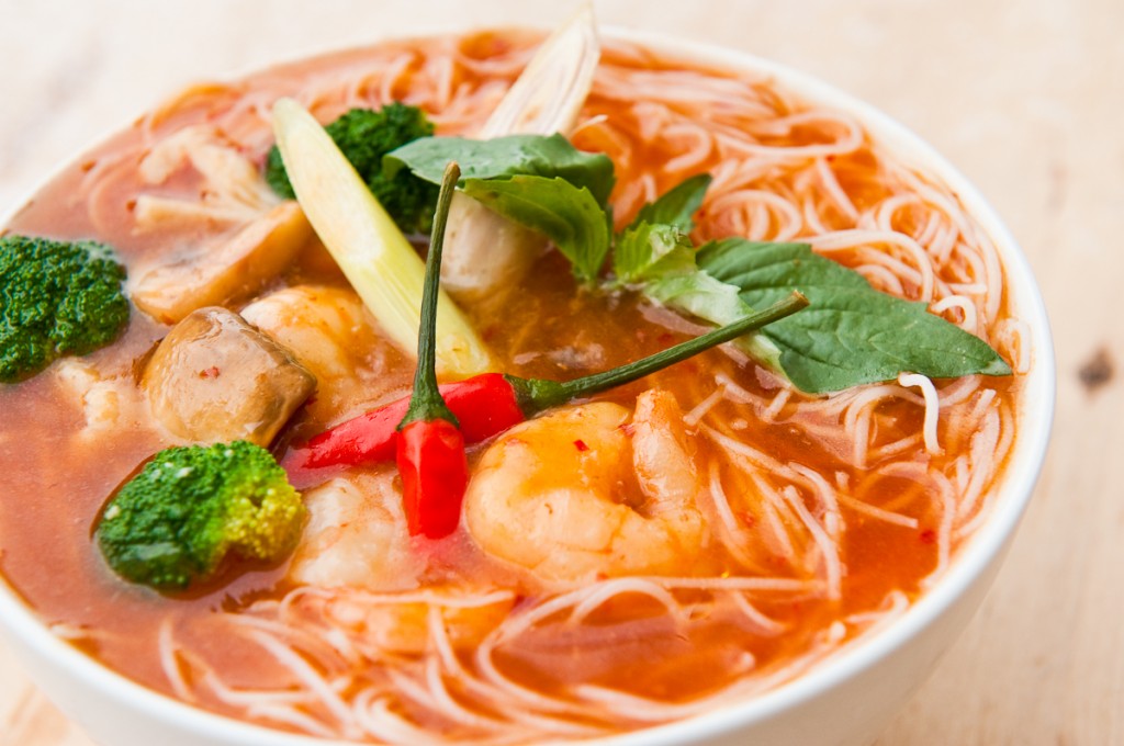 Resep Tom Yam Noodle Soup (Thailand) - Yaresep