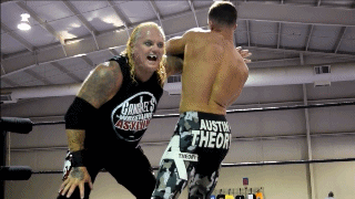 [IMAGE:https://2.bp.blogspot.com/-SWt5Blt0mww/W8FB1EI9CeI/AAAAAAABEjg/gbsKRTB_hEgGSIgLoMJyXmWffJtqWKq2gCLcBGAs/s1600/Arm-Bar%2BWrist%2BLock.gif]