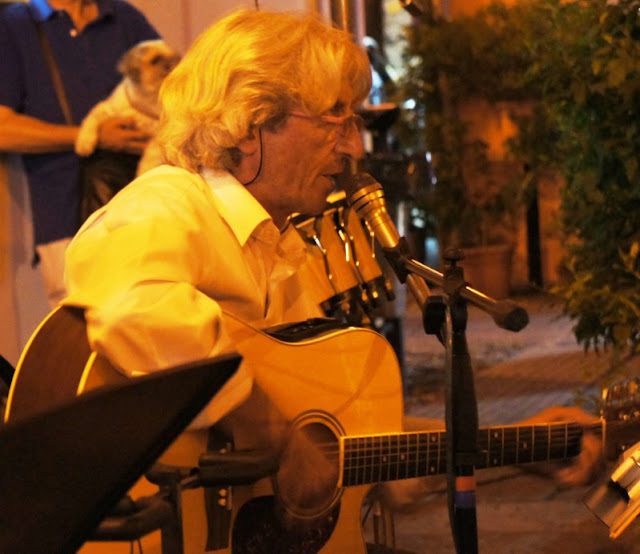 Musicisti per le strade di Albenga