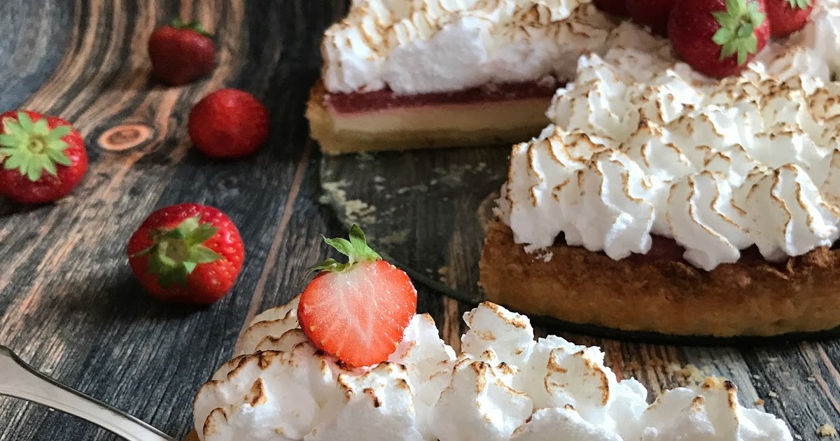 Käsekuchen Tarte mit Erdbeerspiegel und Baiser