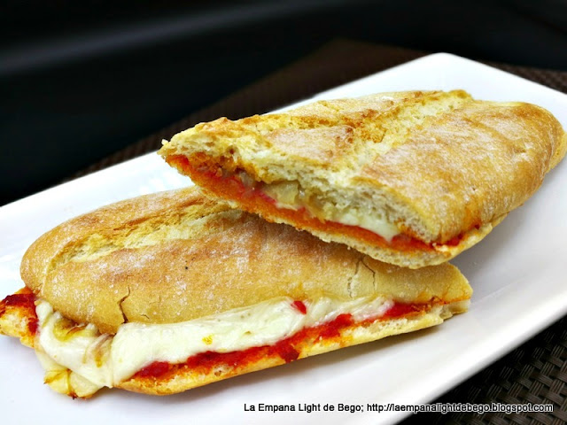 Almussafes: Bocadillo De Sobrasada, Queso, Y Cebolla A La Plancha
