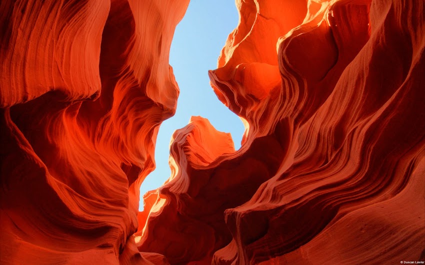 Hint of Sky, Lower Antelope Canyon (Arizona, U.S.) Hint of Sky, Lower Antelope Canyon (Arizona, U.S.)